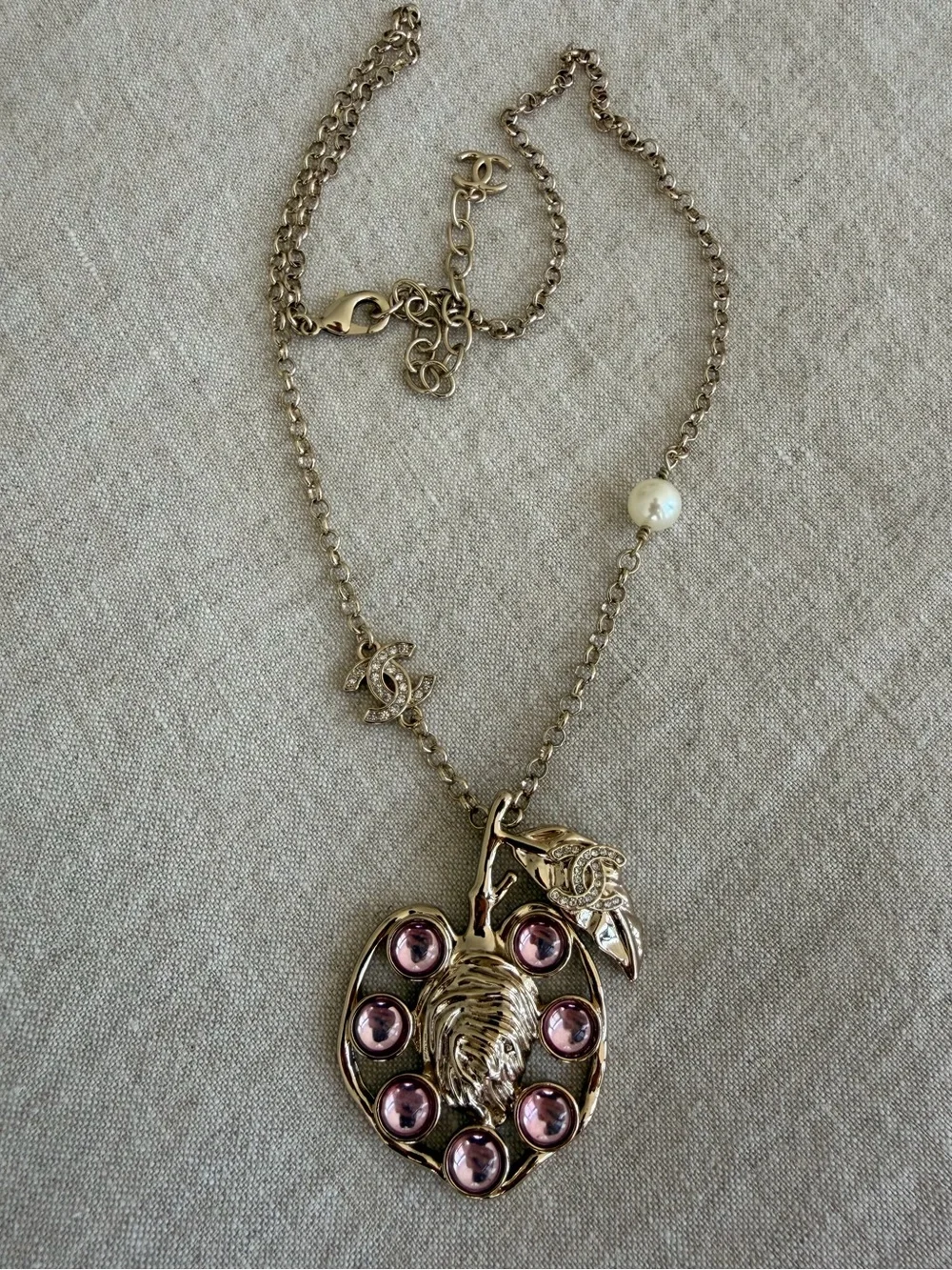 CHANEL Pendant Necklace with Pink Crystal Accents🌸